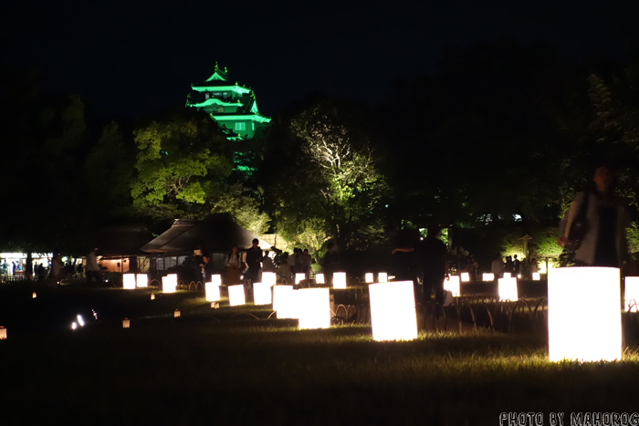 灯篭越しの岡山城